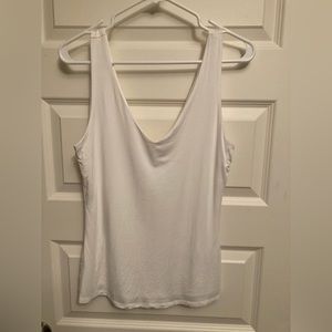 V neck white top